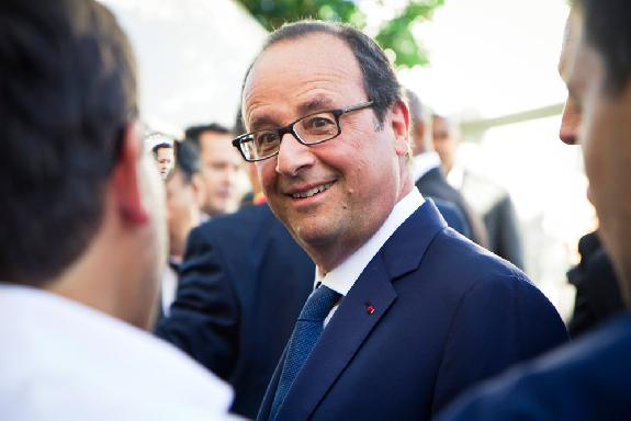 Socit<br><b>Hollande : clarifier la loi Evin si ncessaire mais la prserver dabord</b>